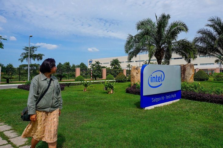 Cải cách để giữ chân và có thêm FDI - Ảnh 1. Nhà máy Intel Việt Nam tại Khu công nghệ cao TP Thủ Đức, TP.HCM - Ảnh: H.Đ.